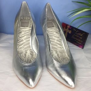 New Dolce Vita Women’s Luella Pump shoes